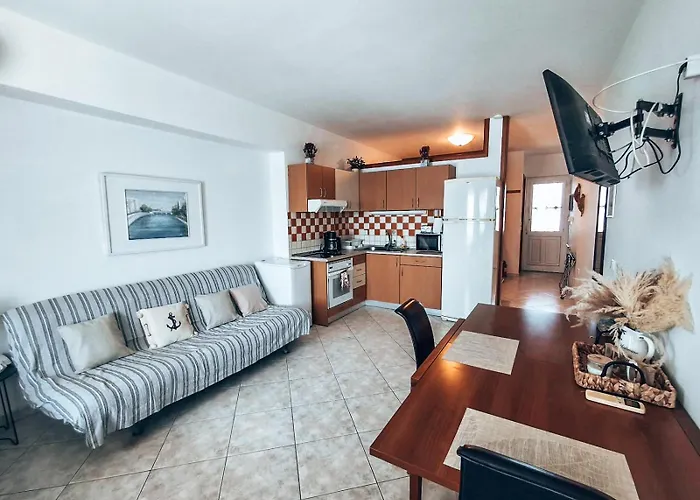 Aqua Blue Apartamento Charaki